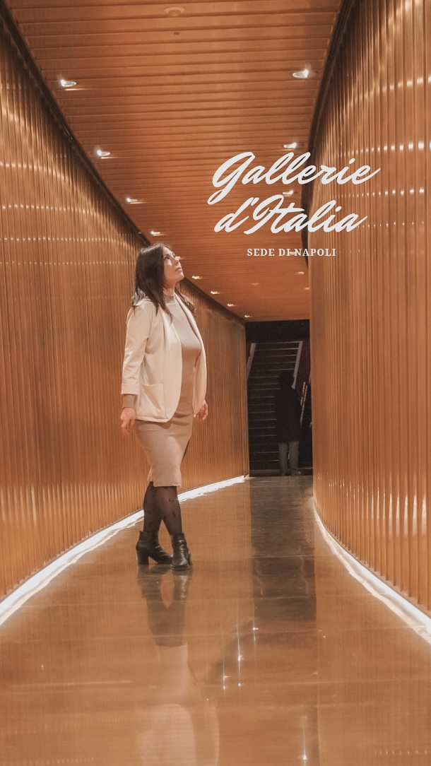 𝑮𝒂𝒍𝒍𝒆𝒓𝒊𝒆 𝒅'𝑰𝒕𝒂𝒍𝒊𝒂 - 𝑵𝒂𝒑𝒐𝒍𝒊 
Metti un palazzo degli anni trenta del Novecento (architettura razionalista), una galleria dorata per entrare, opera di Michele de Lucchi (@micheledelucchi ), una collezione d'arte tra antichità greca e Novecento, e l'ultimo Caravaggio. 
Siamo @gallerieditalia all’interno dello storico palazzo Piacentini dell’ex Banco di Napoli in via Toledo costruito tra il 1939 e il 1940.
Grandi mostre come Artemisia Gentileschi e gli Hamilton, un'incredibile collezione d'arte permanente, tra Seicento e Ottocento nonché un'ampia sezione dedicata allo scultore 'pazzo' Vincenzo Gemito.
.
.
#napoli #gallerieditalia #viatoledo #itinerariditinerarte

📍Gallerie d'Italia, Napoli - via Toledo 
🕰️ martedì - venerdì dalle 10 e il sabato e la domenica dalle 10-20 (ultimo ingresso un'ora prima) ❌chiuso il lunedì
🎟️ Intero 7€ - ridotto 4€ (gratis x i correntisti Intesa Sanpaolo)
‼️📝 È gratuito la prima domenica del mese